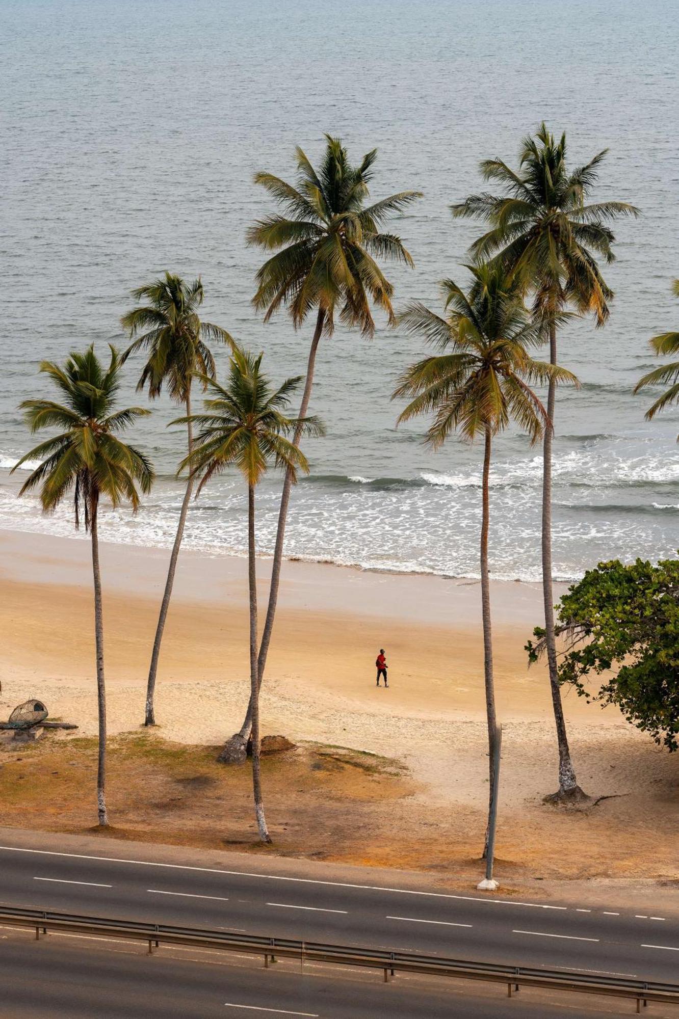 Radisson Blu Okoume Palace Hotel, ลิเบรอวิลล์ ภายนอก รูปภาพ